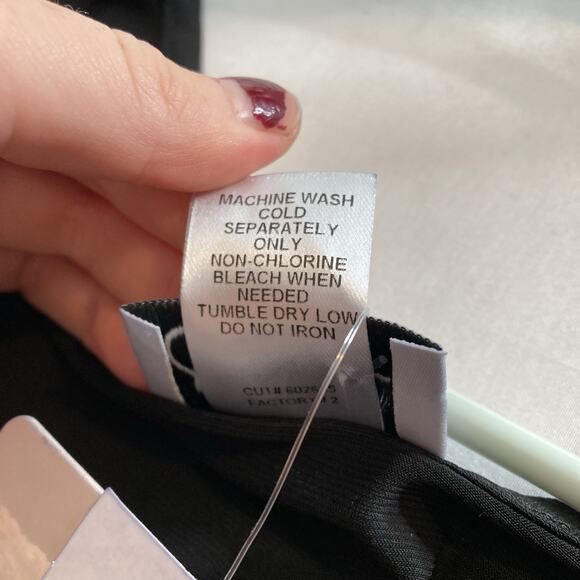 Jordan Taylor Women's Black Cutout Sleeve Tunic Top Size‎ XL Minimalist Stretchy - Picture 5 of 10